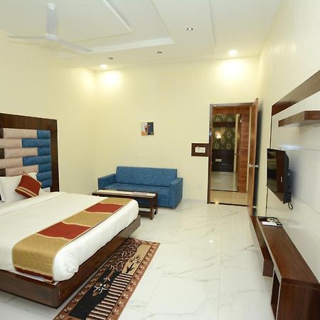 Ānand Hotel Villa Inn מראה חיצוני תמונה