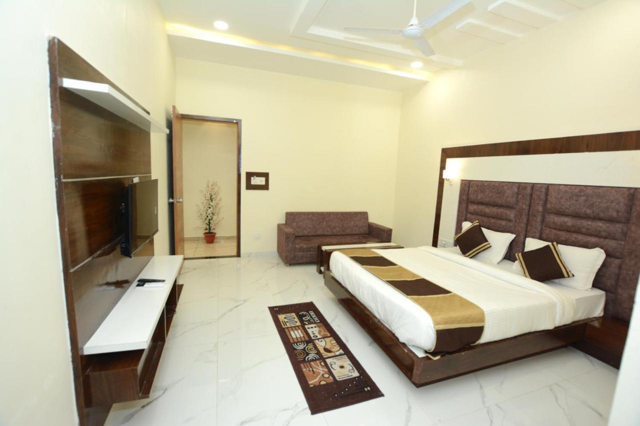 Ānand Hotel Villa Inn מראה חיצוני תמונה